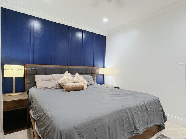 Building Photo - 1726 Thomas St