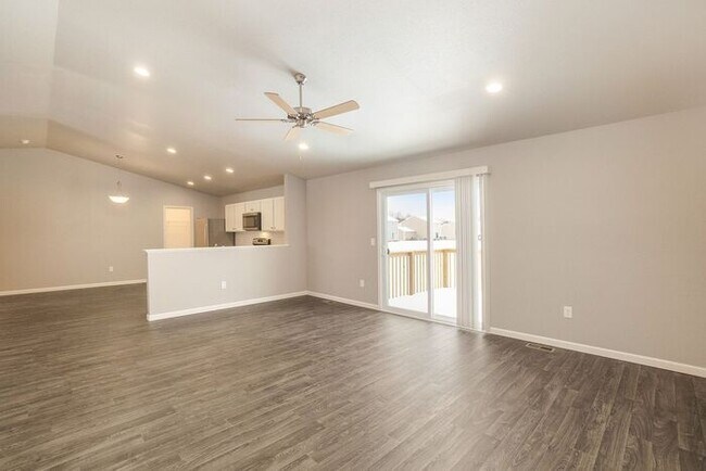 Building Photo - 3155 Alder Dr SW