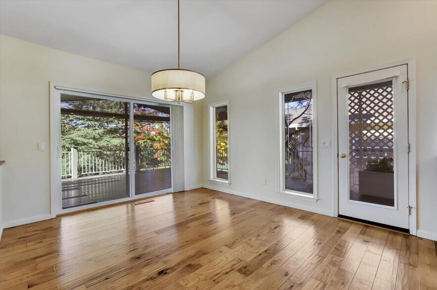 Dining Room - 18527 Jayhawk Dr