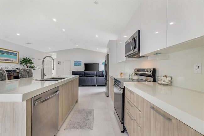 Building Photo - 640 Colson Dr