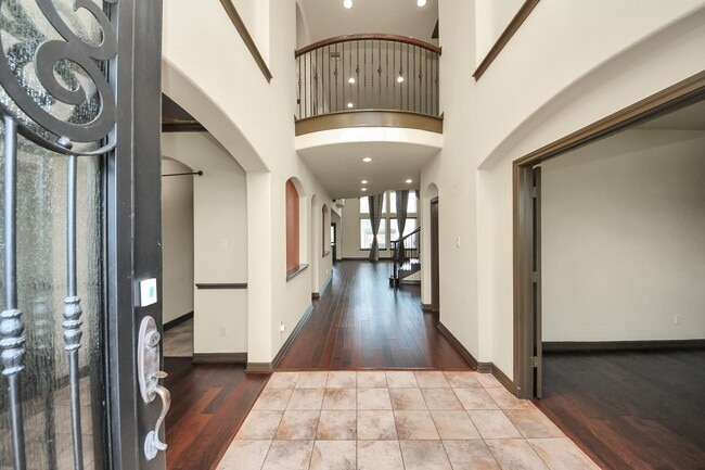 Building Photo - 26407 Wooded Hollow Ln