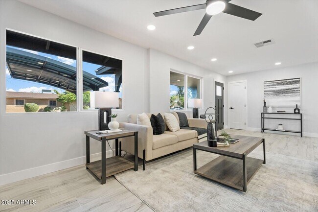 Building Photo - 14820 N 35th St