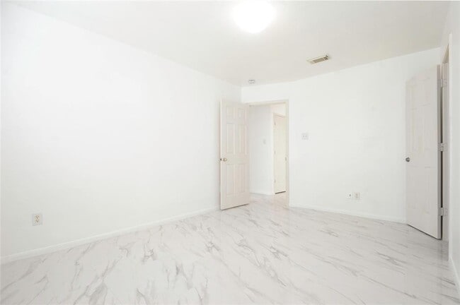 Building Photo - 7103 Bryton Park Dr