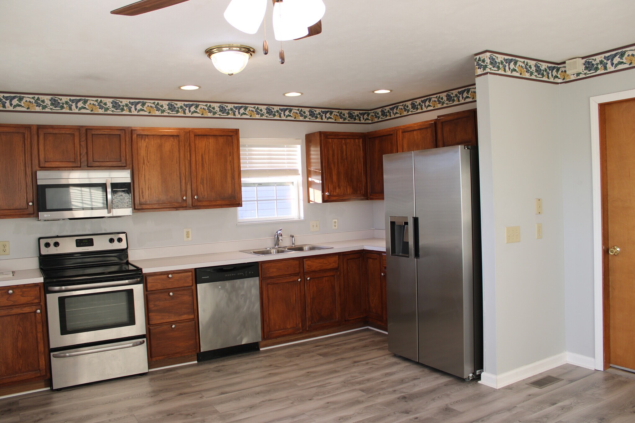 Building Photo - 12541 Kenai Dr