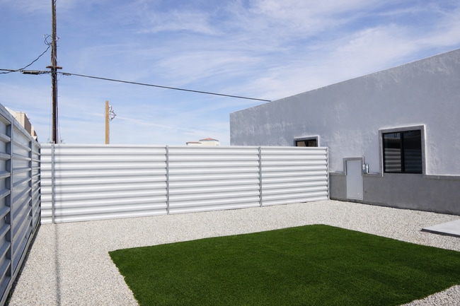 Building Photo - 517 S Mountain View Dr