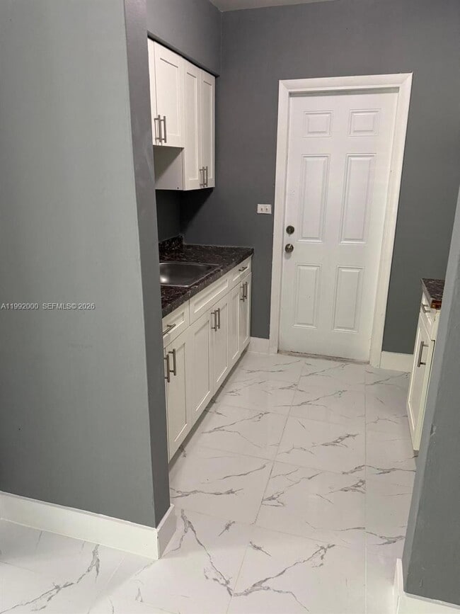 Building Photo - 16700 NE 22nd Ave