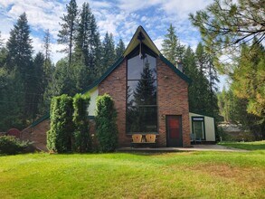 Building Photo - 3 bed, 1 bath home by Sacheen Lake