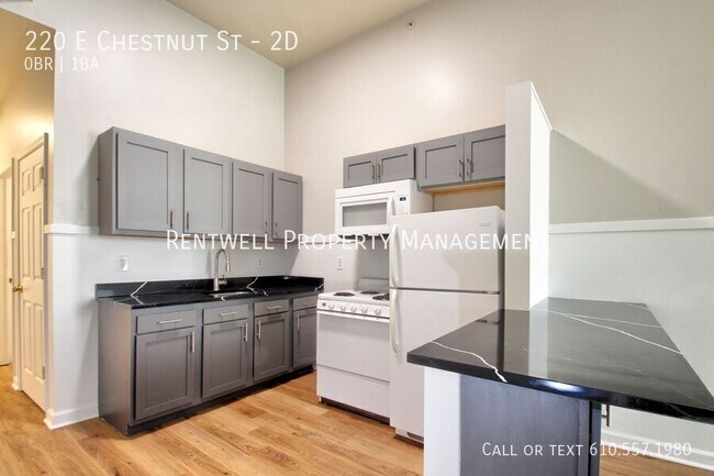 Primary Photo - 220 E Chestnut St