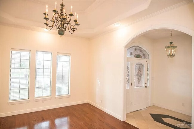 Building Photo - 5917 N Cynthia St