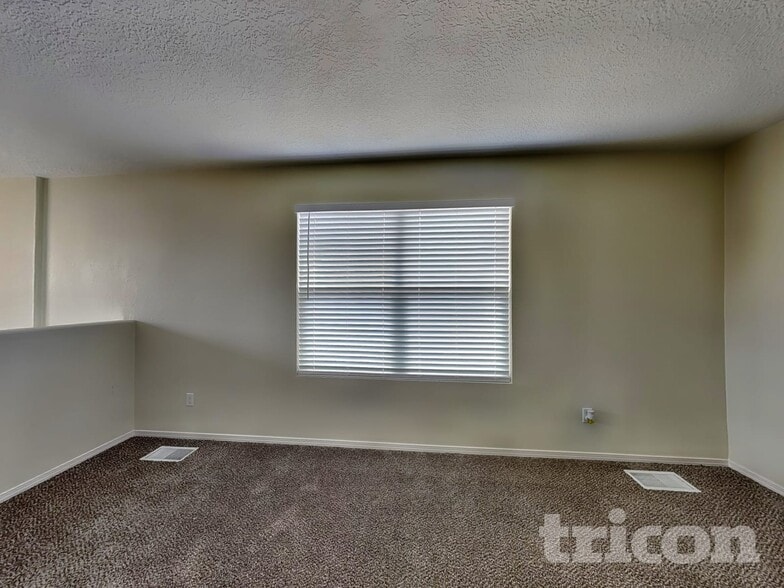 Building Photo - 3101 Cochiti St NE