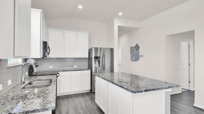 Building Photo - 19032 Quebrada Dr