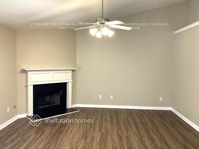 Building Photo - 930 Rock Elm Dr