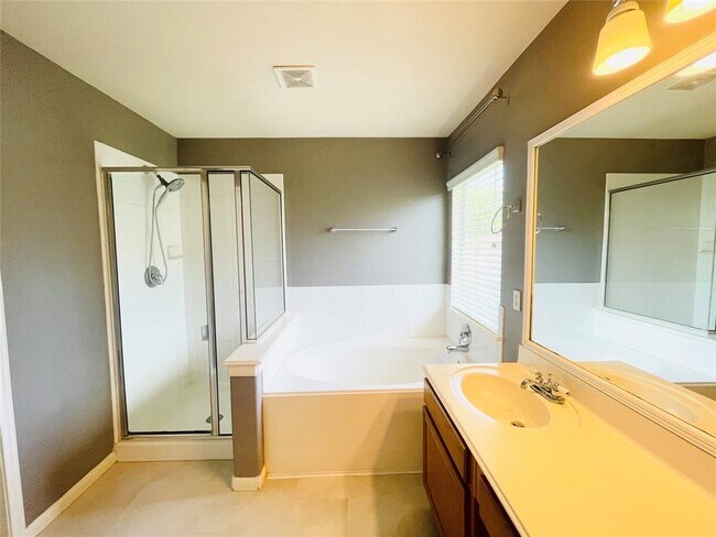 Building Photo - 3022 Texas Trail Ln