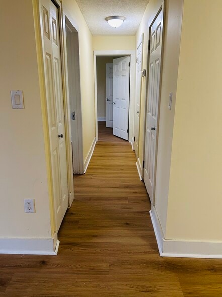 Building Photo - 1914 Aspen Dr