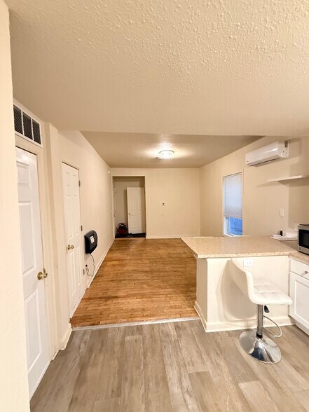 Building Photo - 3108 Oakland Ave