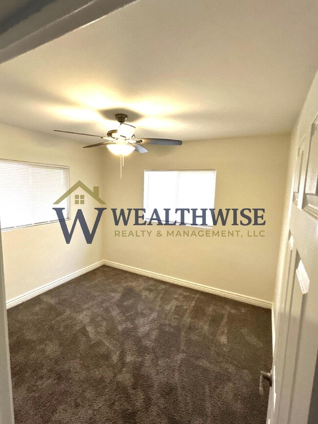 Building Photo - Freshly Remodeled 3 Bedroom 2 Bath Home for Rent 4641 E 13th Street Unit A,Tucson, AZ 85711 $1,49...