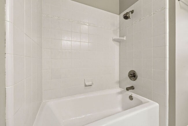 Building Photo - 10700 Farallone Dr