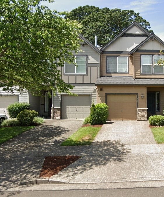 Building Photo - 623 N Oak Hollow Dr