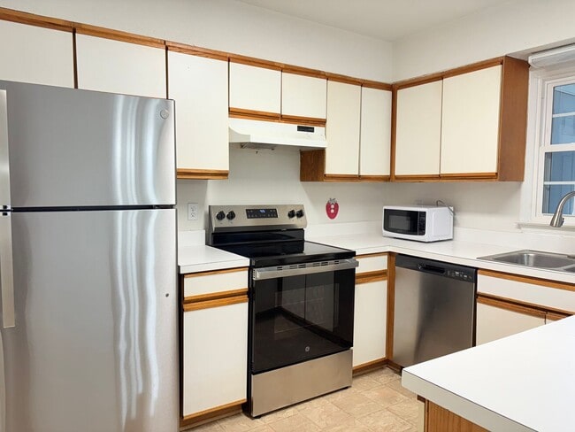 Building Photo - Conveniently Located 2 Bed Condo Near Colonial Williamsburg