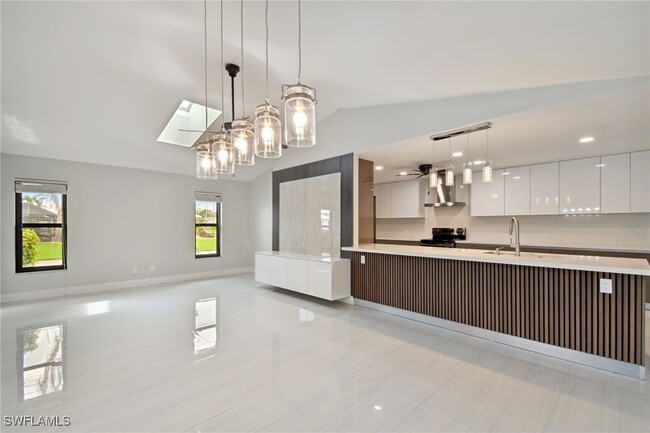 Building Photo - 1101 SW 51st Terrace