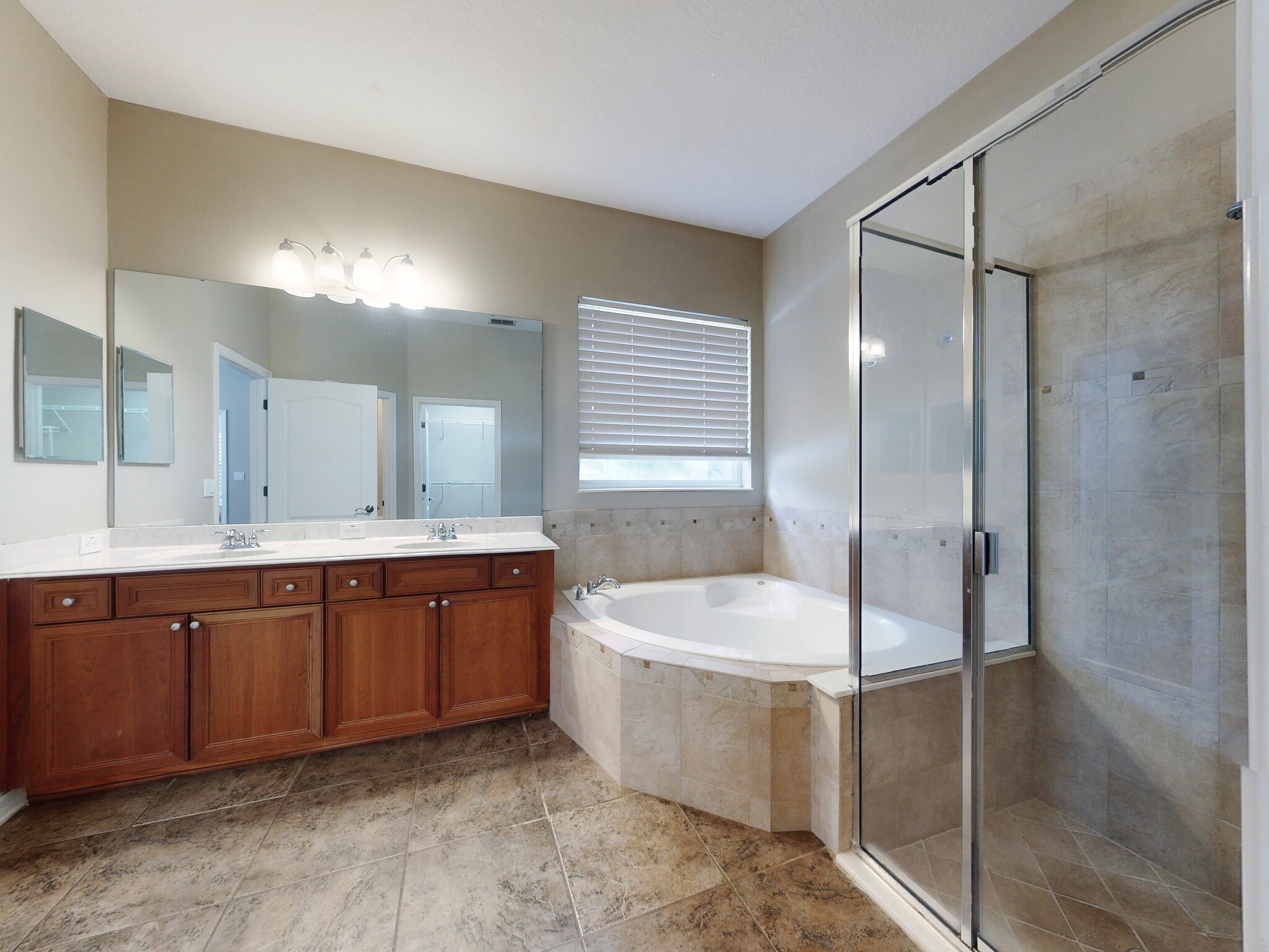 Building Photo - 610 Victoria Hills Dr