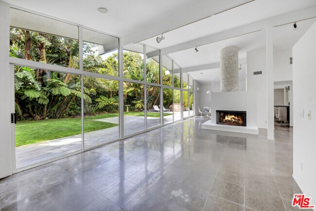 Building Photo - 30611 Las Estrellas Dr