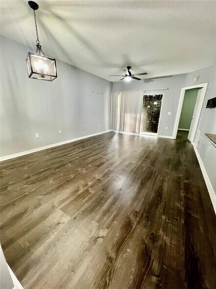 Building Photo - 6439 Cypressdale Dr