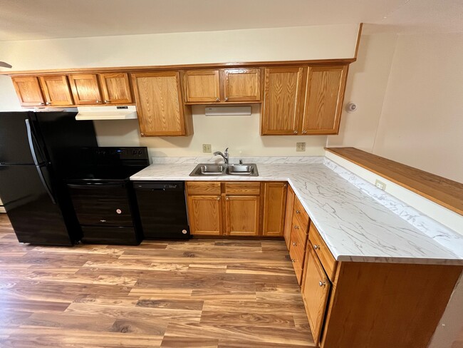 Kitchen Island - 612 Femrite Dr