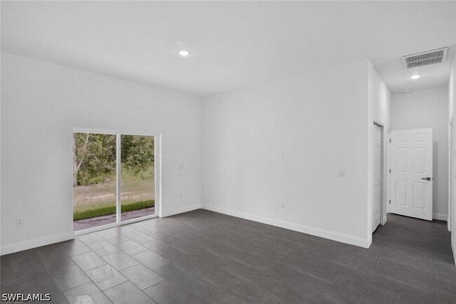 Building Photo - 205 Australian Dr