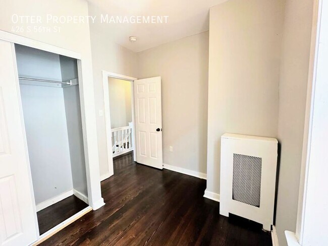 Building Photo - 426 S 56th St