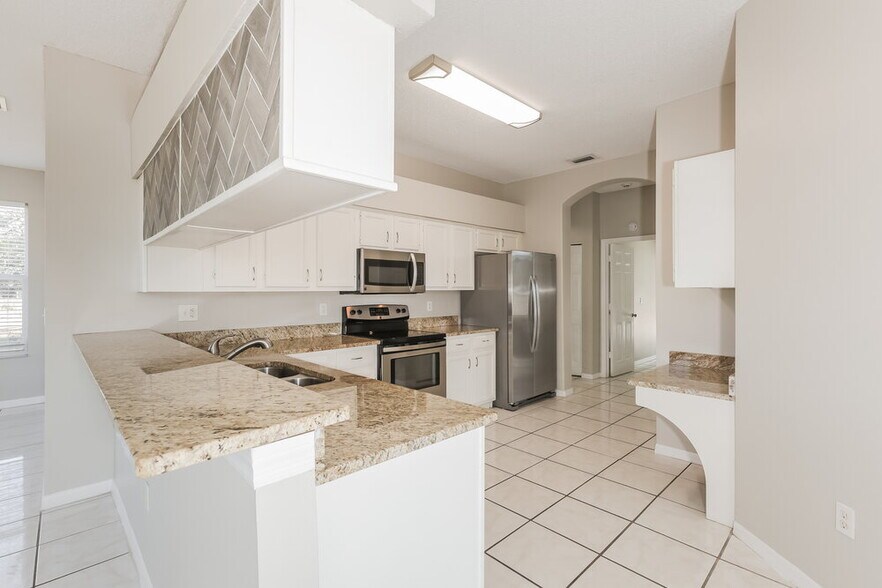 Building Photo - 1223 Alpine Lake Dr