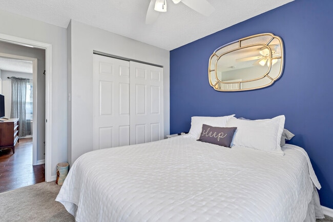 Building Photo - 10 Apple Tree Ct