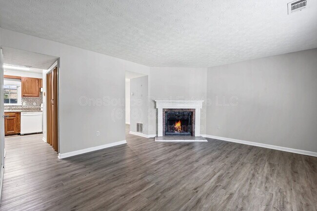Building Photo - 5301 Stonebush Terrace