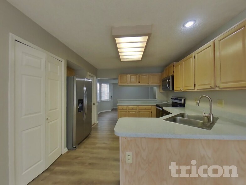 Building Photo - 3373 Millcrest Pl