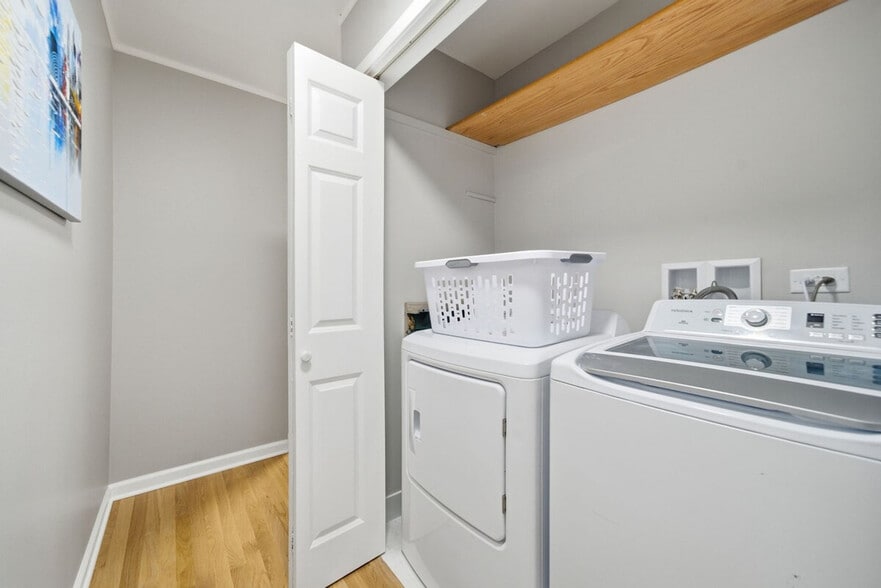 Building Photo - 12804 W Playfield Dr