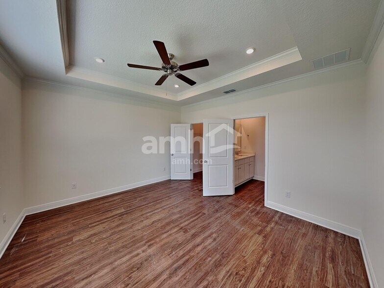 Building Photo - 375 Onate Cir