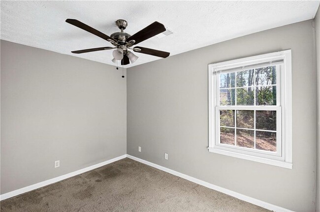 Building Photo - 1075 Forest Heights Rd