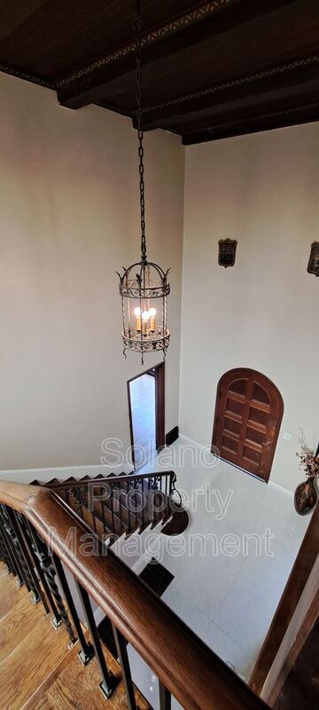 Building Photo - 290 E B St