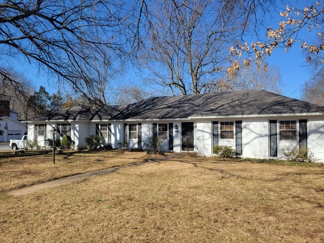 Building Photo - 3 Bedrooms! 2 Bath! Kickapoo Schools! Vill...