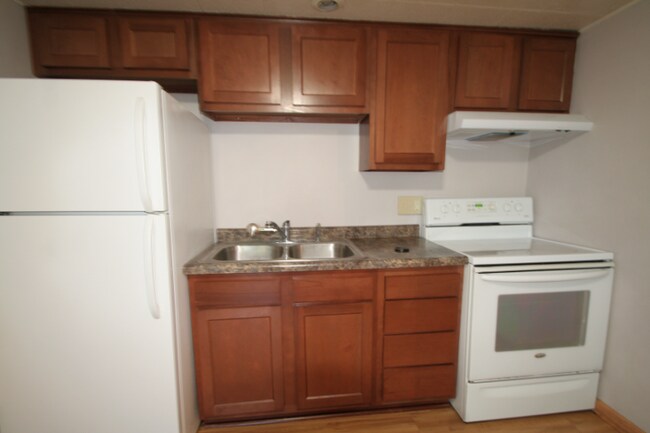 Building Photo - 456 13th Ave NW
