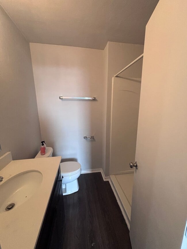Building Photo - Ferrill St Triplex