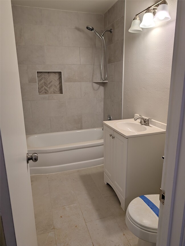 Building Photo - 6709 Cotton Dr