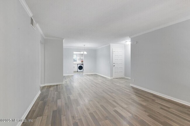 Building Photo - 6655 Bell Tower Ct