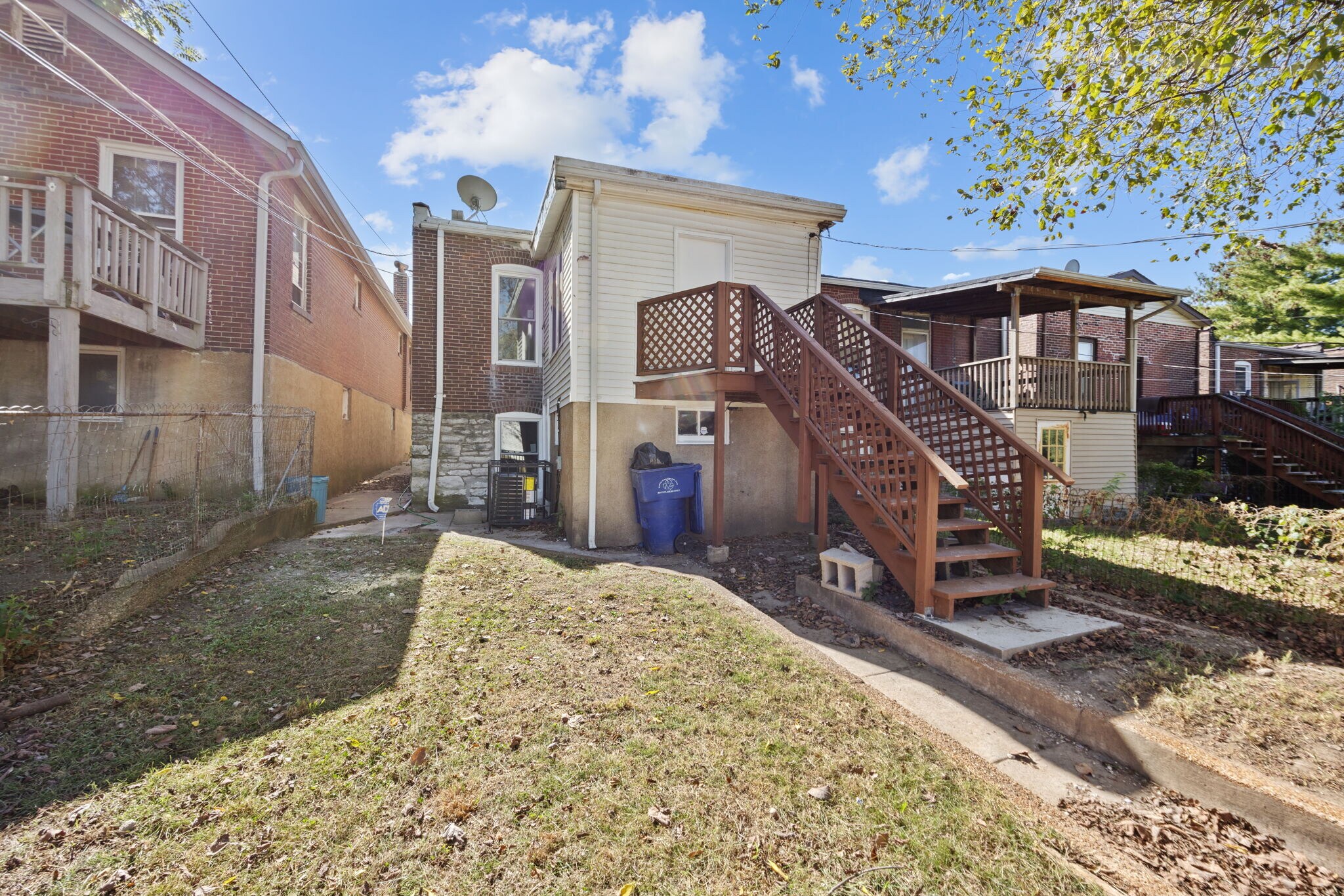 Building Photo - 507 Davis St