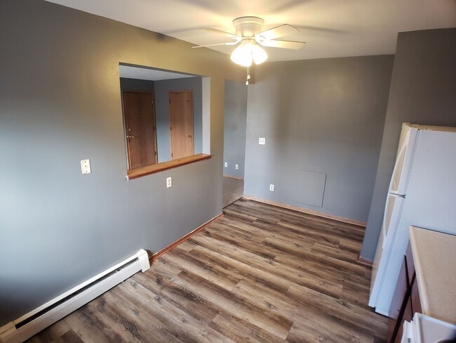 Building Photo - 2 bedroom 1 bath in Owatonna