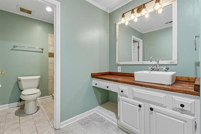 Building Photo - 1211 Whitlock Ridge Dr