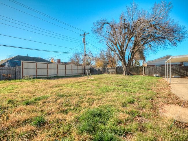 Building Photo - 2520 SW 68th St
