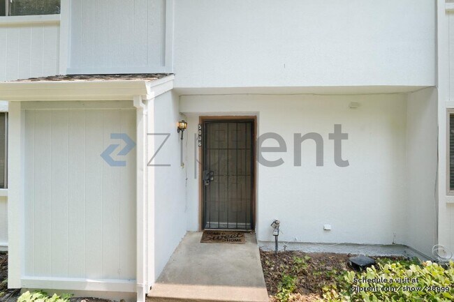 Building Photo - 5006 Greenberry Dr