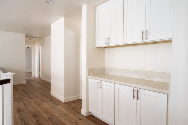 Building Photo - 15747 Roan Rd