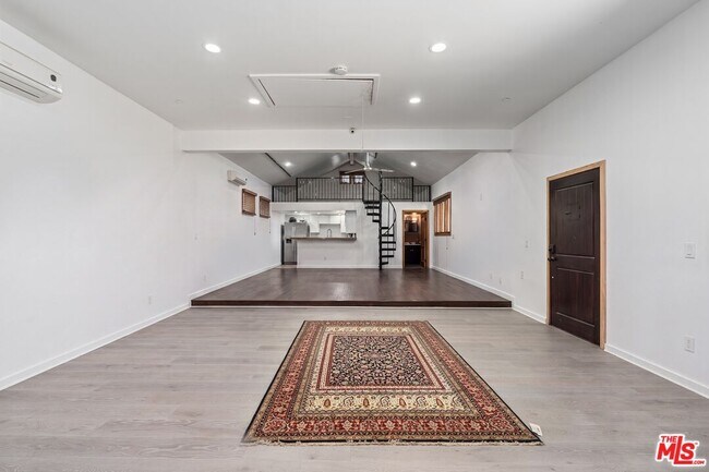 Building Photo - 6438 W 87th Pl